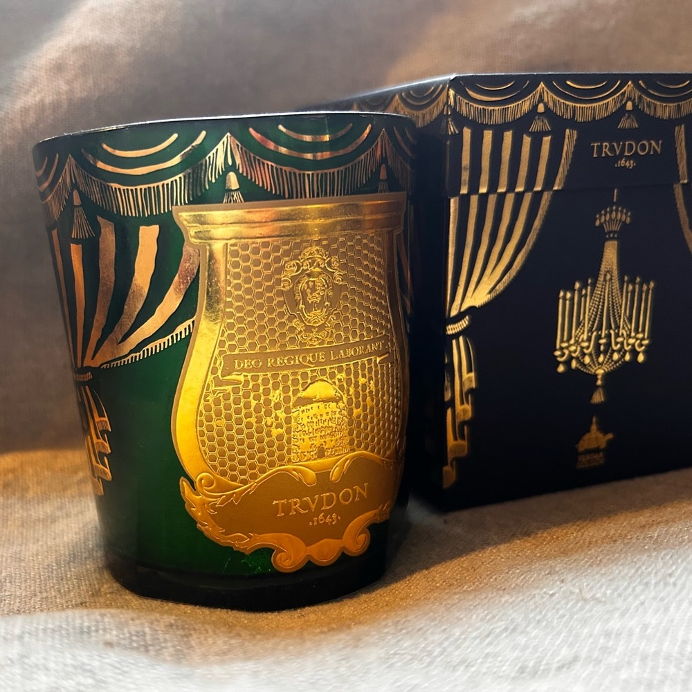 Trudon empty Angelo green and gold luxury candle vessel. - Picture 4 of 12